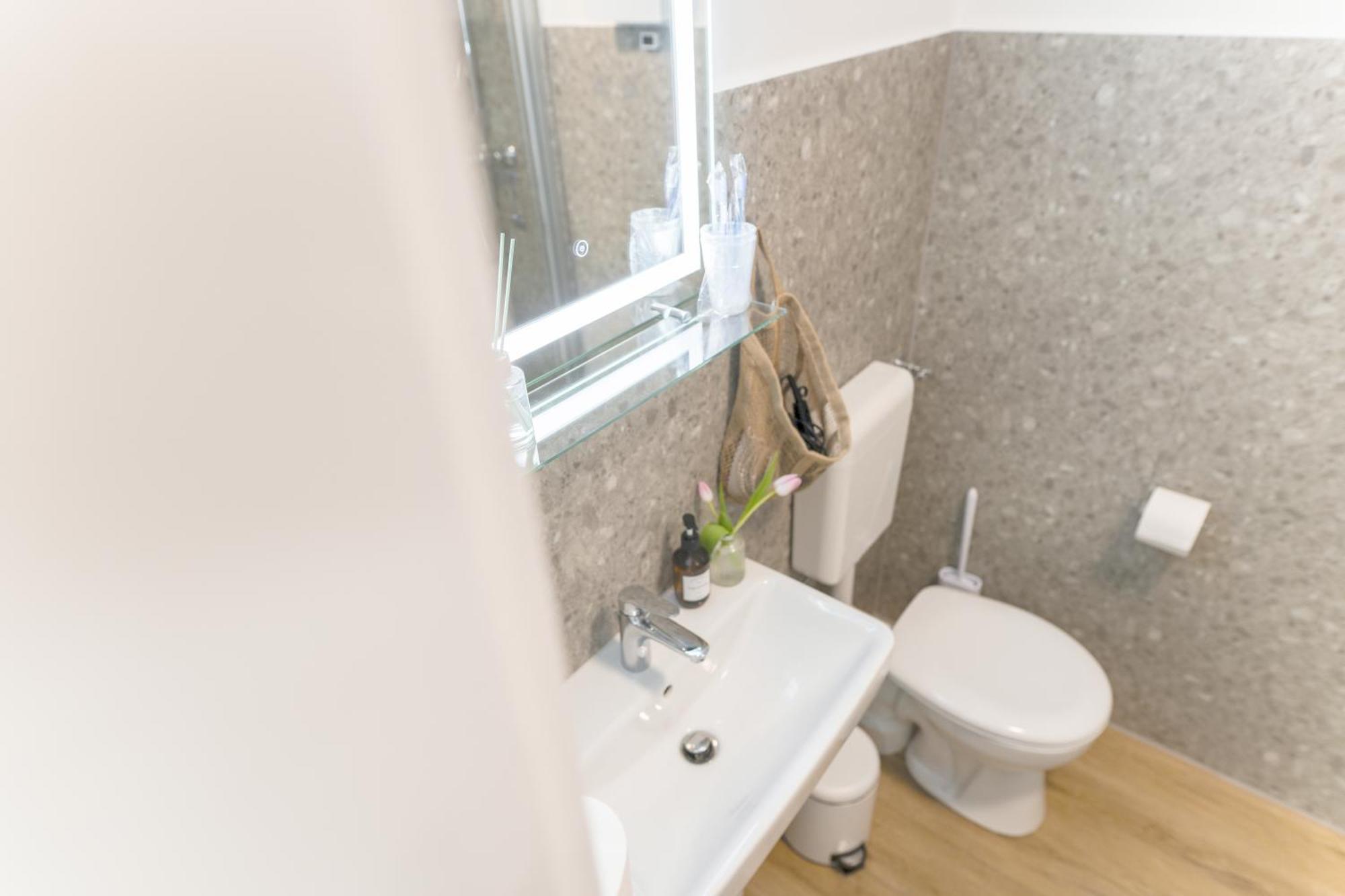 Wolfsburg Innenstadt - Happyhome - Direkt In Der Porschestrasse, 5 Personen & Kind, 3 Zimmer Exterior photo